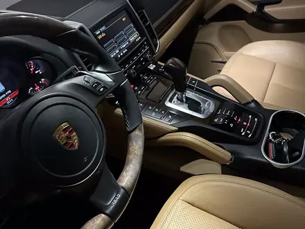 Porsche Cayenne 2014 года за 23 500 000 тг. в Алматы – фото 13