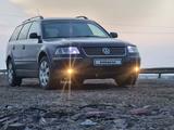 Volkswagen Passat 2002 годаүшін3 000 000 тг. в Киевка