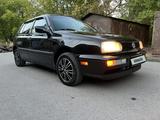 Volkswagen Golf 1996 года за 2 495 000 тг. в Караганда
