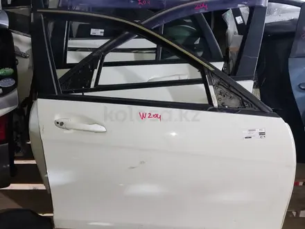 ДВЕРЬ W204 за 70 000 тг. в Астана