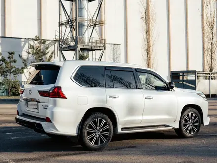 Lexus LX 570 2018 года за 46 500 000 тг. в Алматы – фото 27