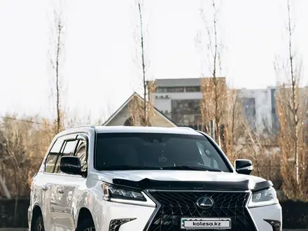 Lexus LX 570 2018 года за 46 500 000 тг. в Алматы – фото 35