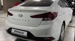 Hyundai Elantra 2019 годаfor8 400 000 тг. в Астана – фото 4