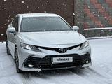 Toyota Camry 2021 года за 16 500 000 тг. в Тараз – фото 2