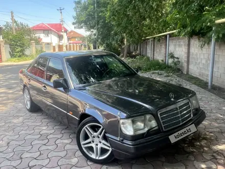 Mercedes-Benz E 280 1995 года за 2 800 000 тг. в Алматы – фото 2