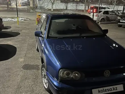 Volkswagen Golf 1995 года за 900 000 тг. в Алматы – фото 4