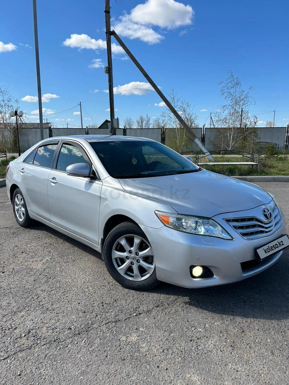 Toyota Camry 2011 г.