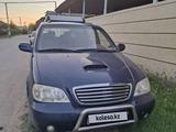 Kia Carnival 2002 годаүшін2 000 000 тг. в Атакент