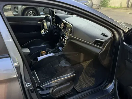 Hyundai Elantra 2019 года за 7 300 000 тг. в Алматы – фото 7