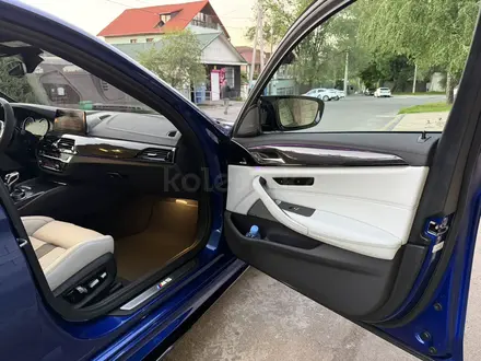 BMW M5 2019 года за 45 800 000 тг. в Алматы – фото 16