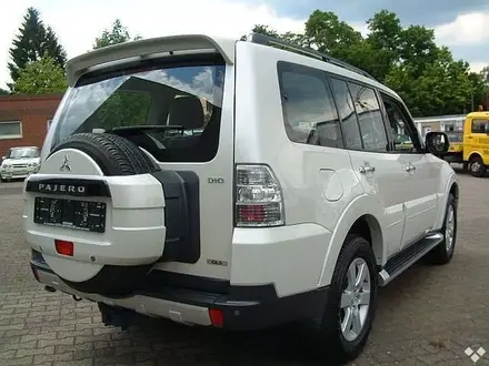 Спойлер для Mitsubishi Pajero IV. за 30 000 тг. в Алматы