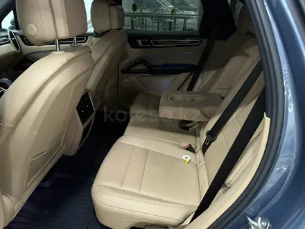 Porsche Cayenne 2018 года за 24 750 000 тг. в Караганда – фото 21