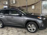 Toyota RAV4 2020 года за 16 000 000 тг. в Алматы – фото 2