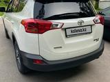 Toyota RAV4 2015 года за 12 500 000 тг. в Алматы – фото 4