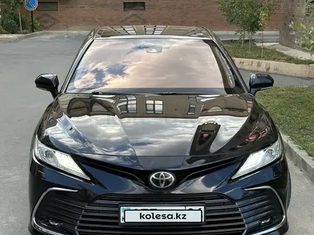 Toyota Camry 2021 года за 15 309 063 тг. в Атырау – фото 4