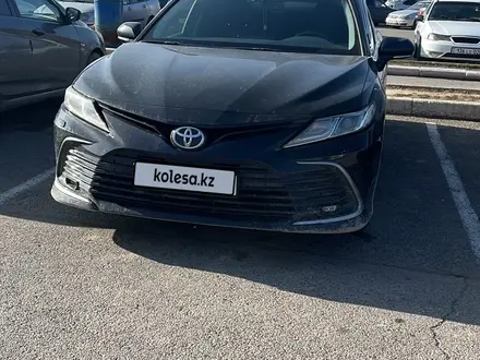 Toyota Camry 2021 года за 13 000 000 тг. в Алматы – фото 3