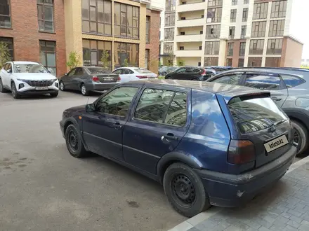 Volkswagen Golf 1994 года за 1 700 000 тг. в Астана – фото 2