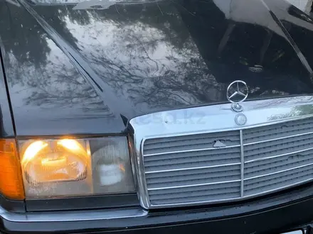 Mercedes-Benz E 260 1990 года за 1 500 000 тг. в Байтерек – фото 2