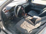 Mercedes-Benz E 240 1997 года за 3 000 000 тг. в Туркестан – фото 2