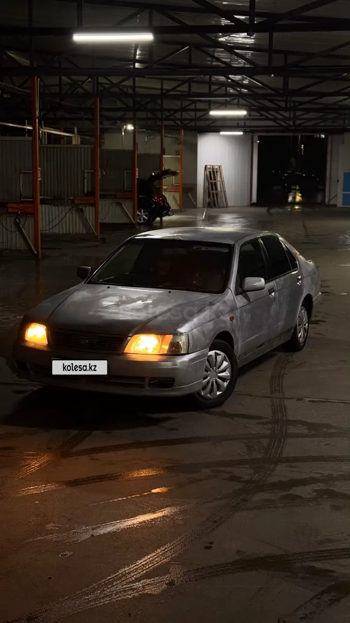 Nissan Bluebird, 1999