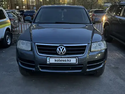 Volkswagen Touareg 2003 года за 4 000 000 тг. в Астана – фото 3