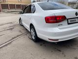 Volkswagen Jetta 2015 года за 6 500 000 тг. в Астана – фото 4