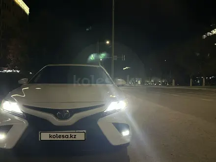 Toyota Camry 2020 года за 11 500 000 тг. в Актобе – фото 11