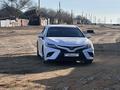 Toyota Camry 2020 года за 11 500 000 тг. в Актобе – фото 14