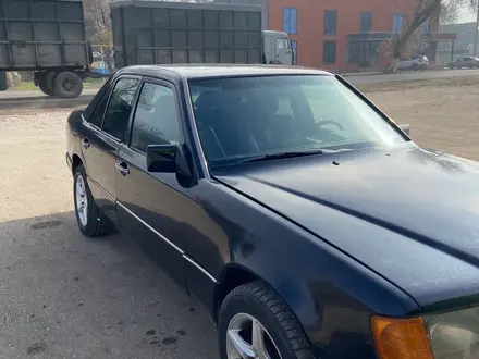 Mercedes-Benz E 200 1990 года за 1 050 000 тг. в Алматы – фото 2