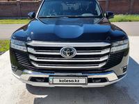 Toyota Land Cruiser 2022 года за 52 200 000 тг. в Астана