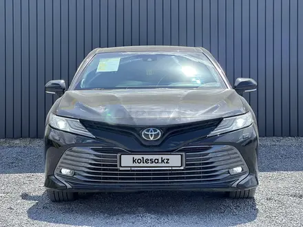 Toyota Camry 2020 годаүшін13 250 000 тг. в Актобе – фото 2