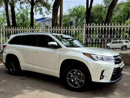 Toyota Highlander 2015 года за 16 500 000 тг. в Алматы – фото 2