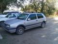 Volkswagen Golf 1993 годаүшін1 800 000 тг. в Семей