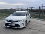 Toyota Camry 2017 года за 10 500 000 тг. в Атырау