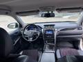 Toyota Camry 2017 года за 10 500 000 тг. в Атырау – фото 4