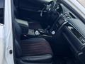 Toyota Camry 2017 года за 10 500 000 тг. в Атырау – фото 5