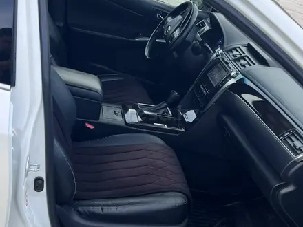 Toyota Camry 2017 года за 10 500 000 тг. в Атырау – фото 5