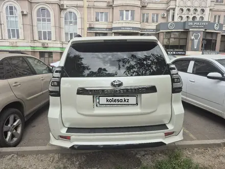 Toyota Land Cruiser Prado 2022 года за 36 500 000 тг. в Алматы – фото 4