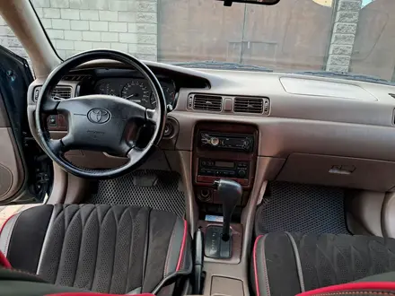 Toyota Camry 1998 года за 3 400 000 тг. в Алматы – фото 13