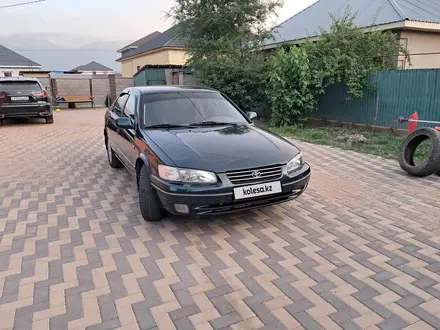 Toyota Camry 1998 года за 3 400 000 тг. в Алматы – фото 16