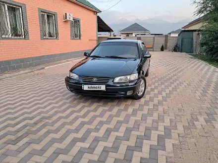 Toyota Camry 1998 года за 3 400 000 тг. в Алматы – фото 14