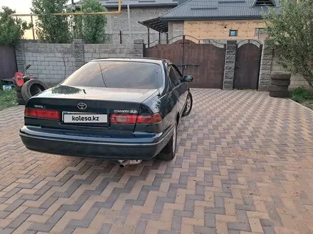 Toyota Camry 1998 года за 3 400 000 тг. в Алматы – фото 15