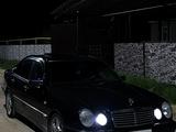Mercedes-Benz E 320 1996 года за 2 600 000 тг. в Тараз – фото 2