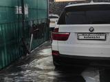 BMW X5 2009 года за 7 500 000 тг. в Алматы – фото 2