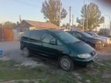 Volkswagen Sharan 1998 года за 2 500 000 тг. в Караганда – фото 2