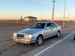 Mercedes-Benz E 320