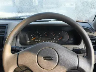 Nissan Mistral