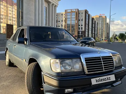 Mercedes-Benz E 230 1991 года за 2 200 000 тг. в Петропавловск – фото 7