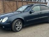 Mercedes-Benz E 200 2004 года за 4 300 000 тг. в Астана – фото 2