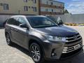 Toyota Highlander 2017 года за 12 500 000 тг. в Уральск